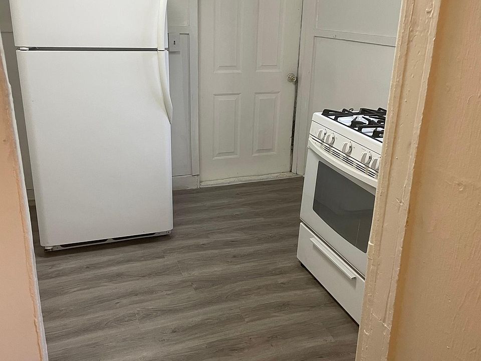 1st image of 511 Lake St #2
