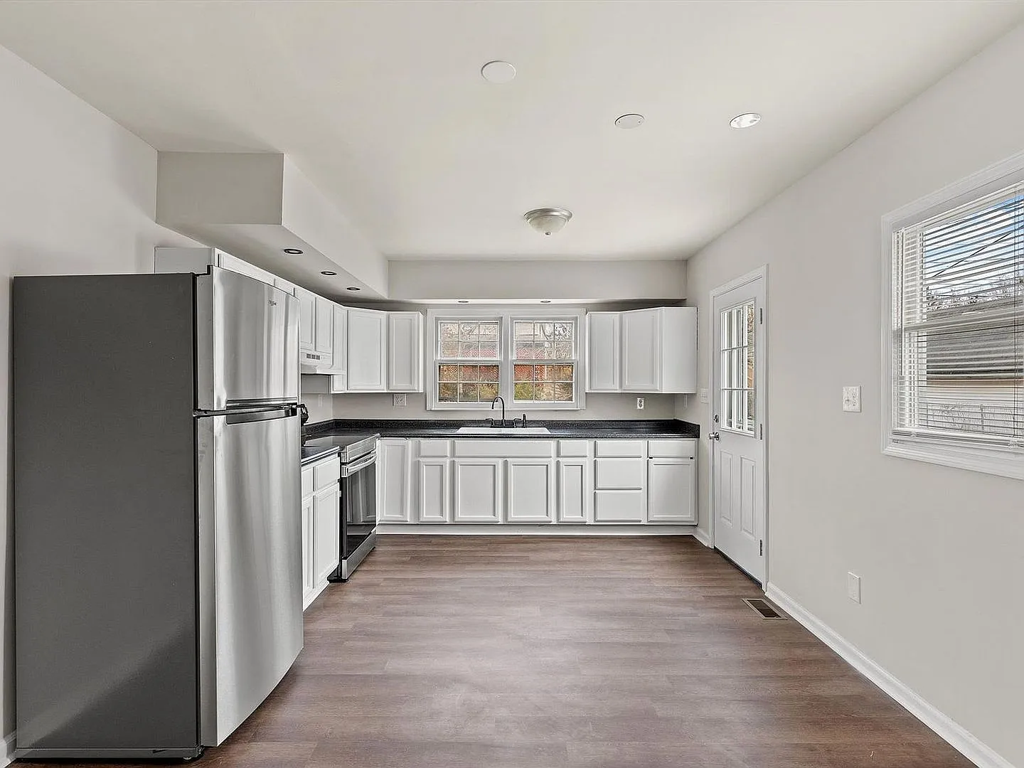 1019 Liberty Rd — Photo 3