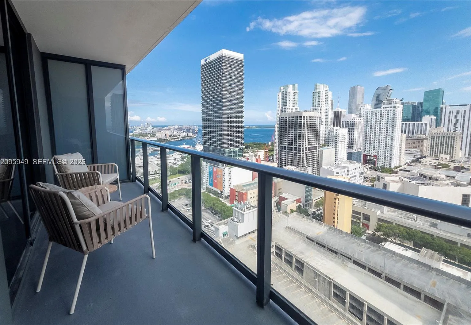 1 bed, 1.0 bath, 653 sqft, $3,200 — Photo 1