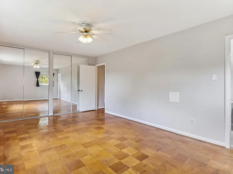 10631 Montrose Ave #M-202 — Photo 21