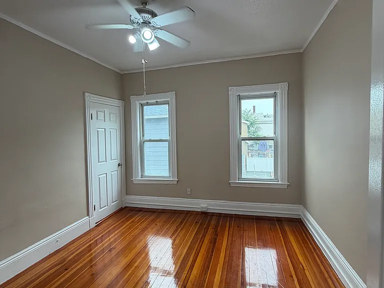 9 Swan St #2 — Photo 9