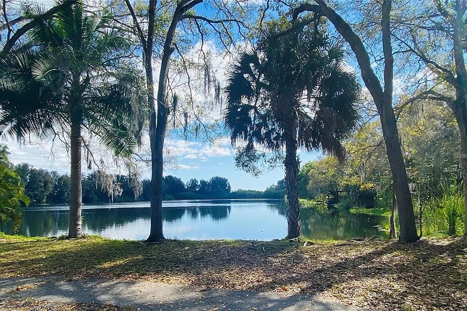 2nd image of 2400 Pine Hammock