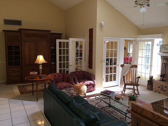4th image of 980 Lakeridge Dr