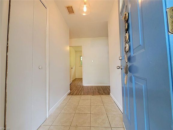 5th image of 220 Hahn Pl