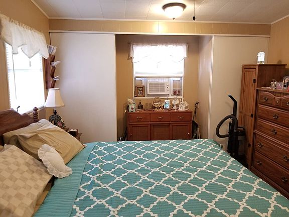 2nd image of 249 Jasper St Lot 158