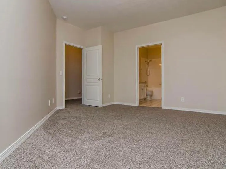 966 S Courtyard Ln — Photo 15