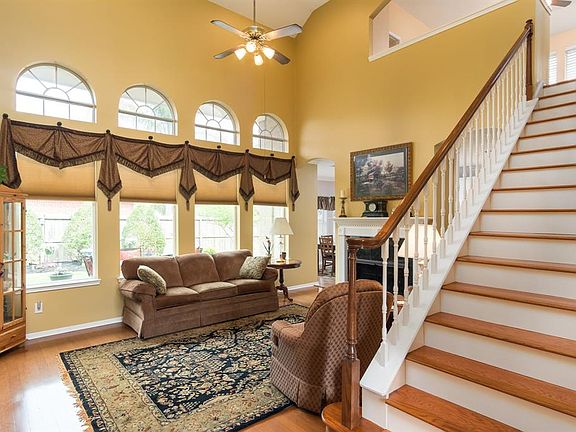5th image of 113 Cloudbridge Ct