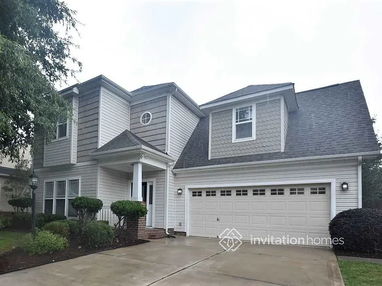 8527 Castle Cliff Dr — Photo 2