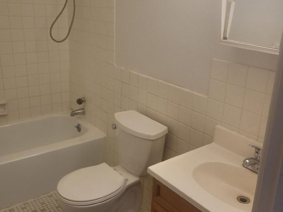 2nd image of 208 Elm St APT 3
