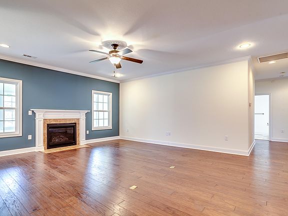 5th image of 1552 Autumn Path Ln