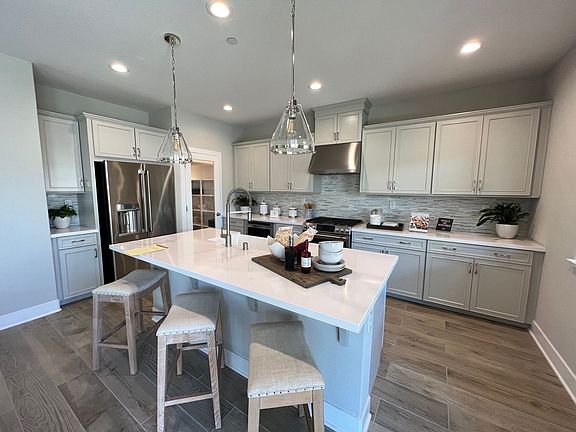 2nd image of 809 Cosmos Dr