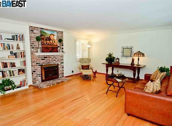 3rd image of 3235 Revere Ave