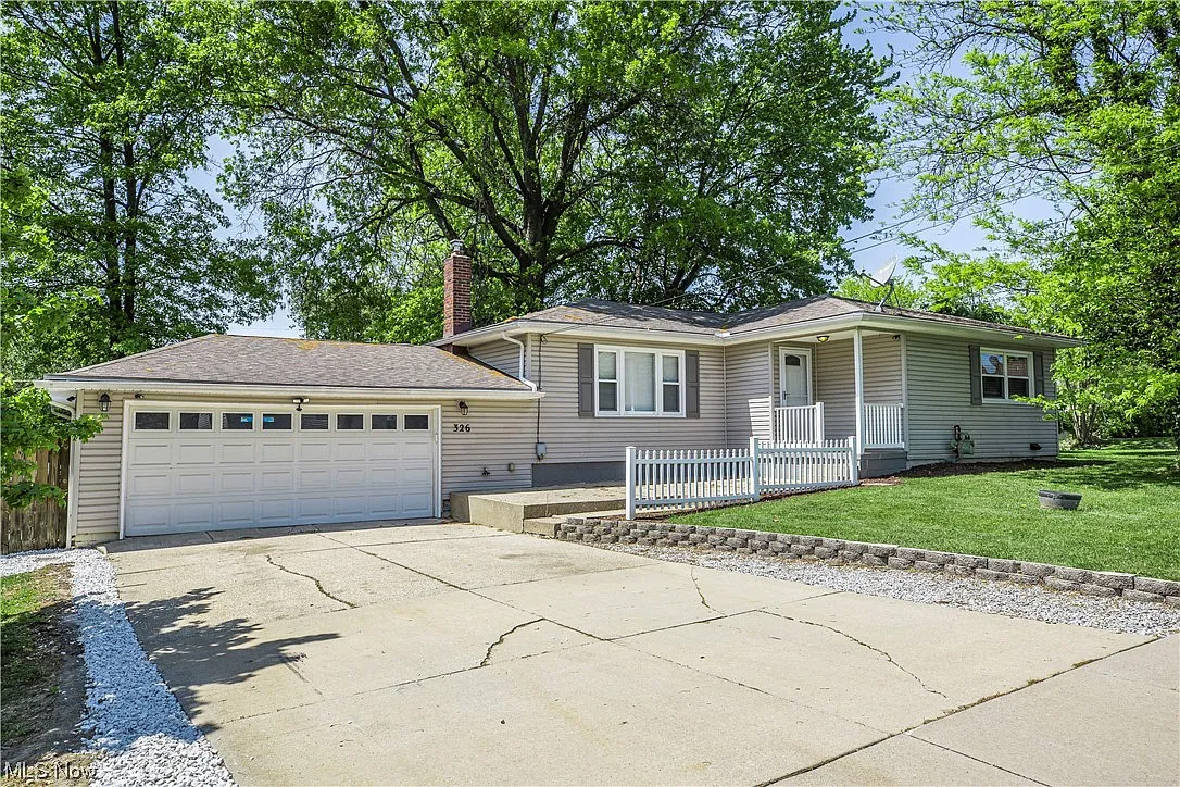 326 Shiawassee Ave photo 1