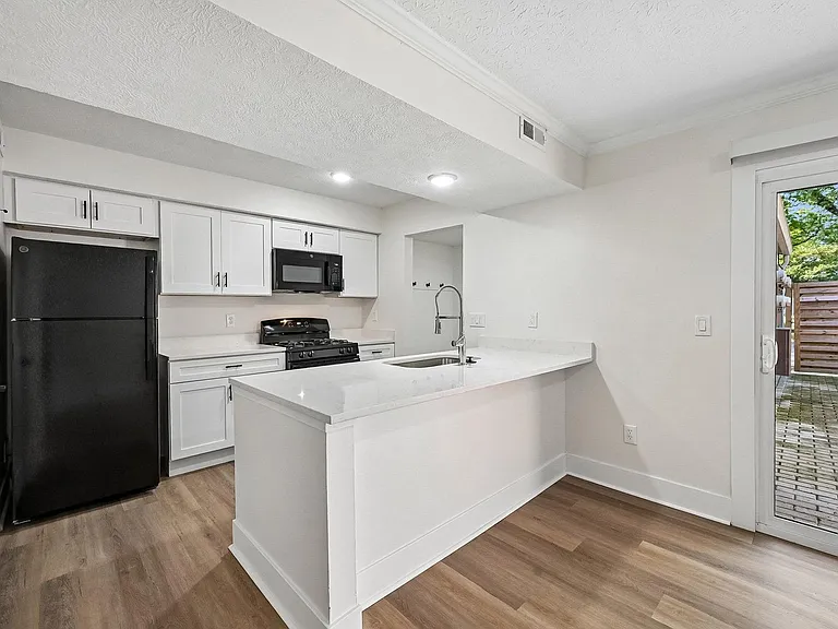 Dublin Park Rental Townhomes — Photo 24