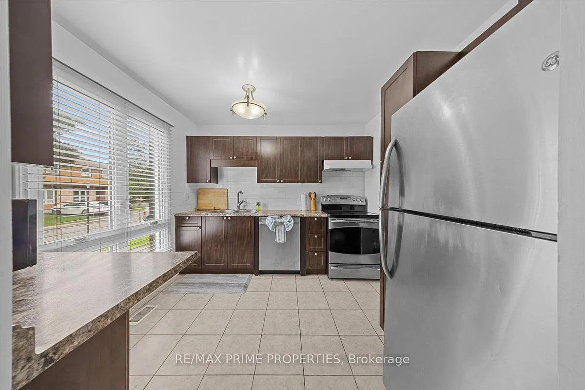 3 bed, $2,500 — Photo 3
