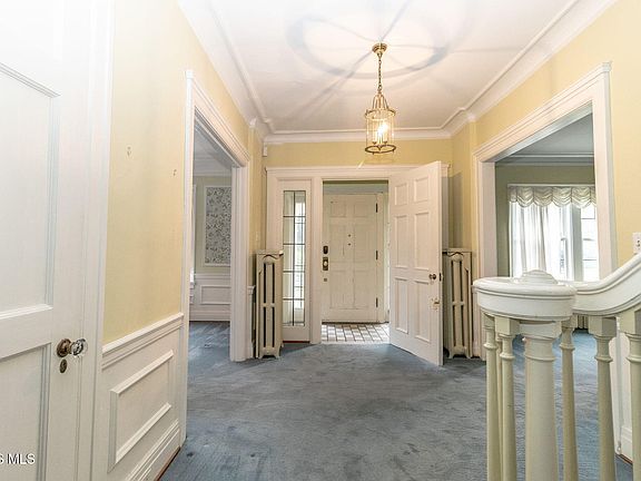 5th image of 2125 Mount Vernon Ave