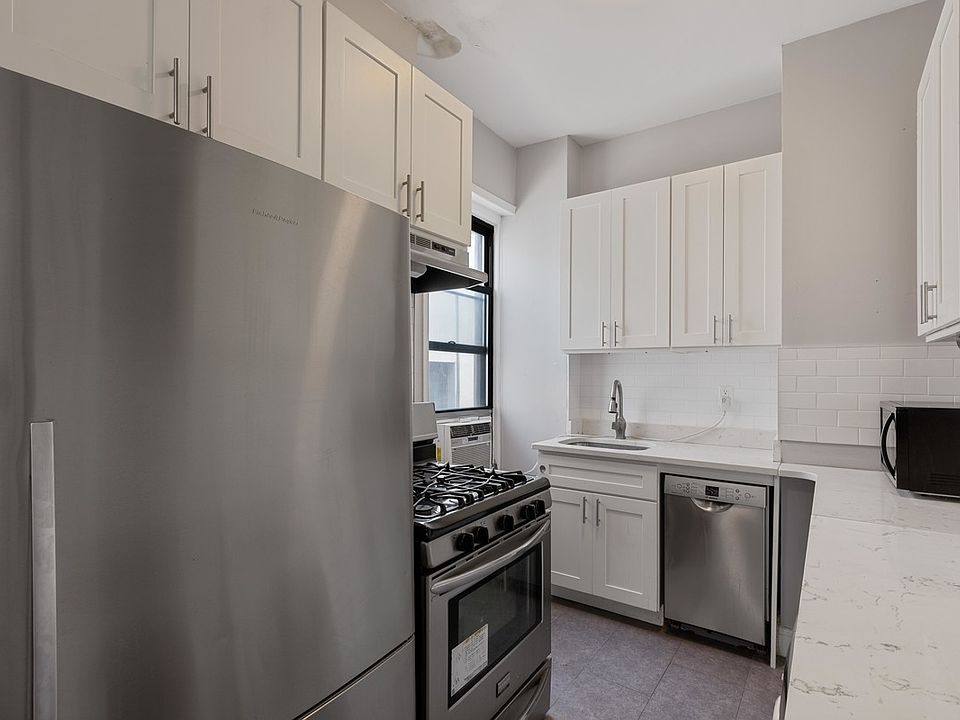 1st image of 454 W 22nd St #A5b