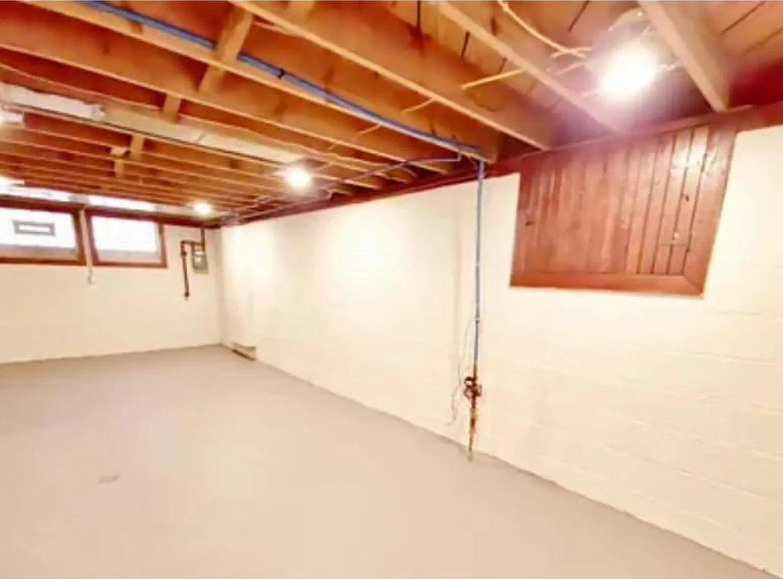 3 bed, 1.5 bath, 1182 sqft, $2,000 — Photo 4