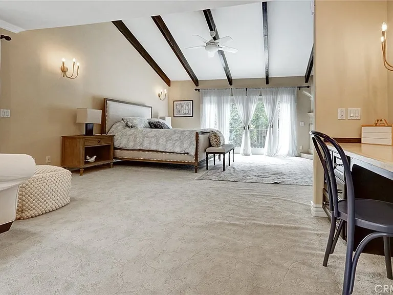 4751 Topeka Dr — Photo 38
