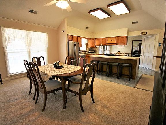 4th image of 8295 Chimneyrock Blvd
