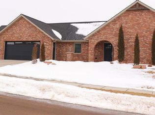 2008 S Silverthorne Ave, Sioux Falls, SD 57110