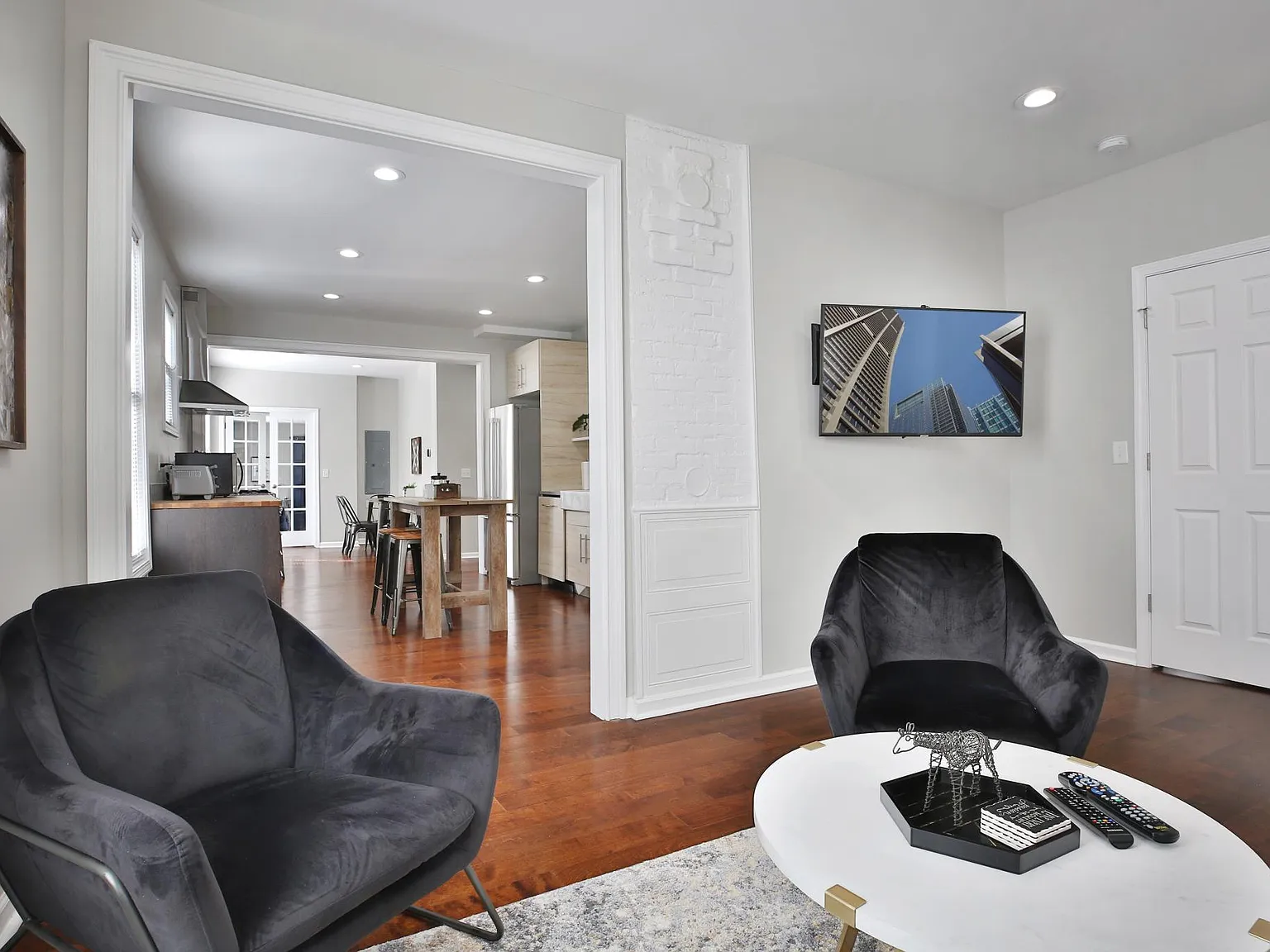 2489 Adams Ave — Photo 3