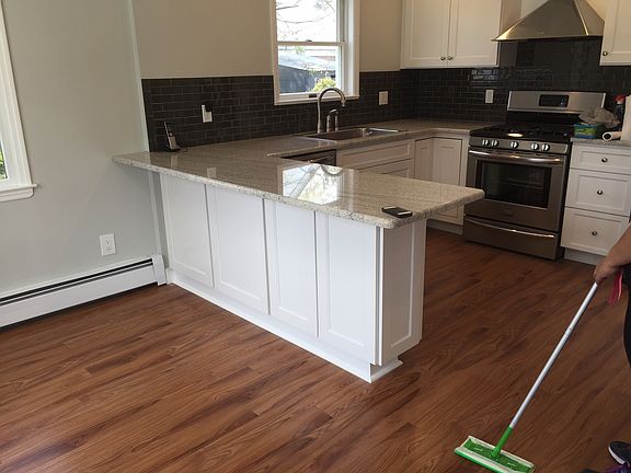 4th image of 9 Poplar St