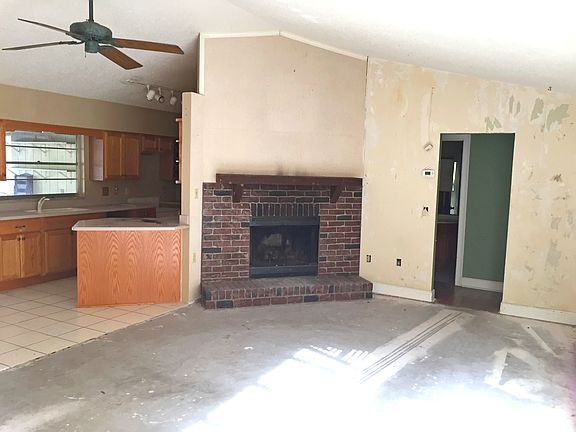 2nd image of 3104 S Orleans Way