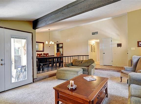 5th image of 221 Park Meadow Way