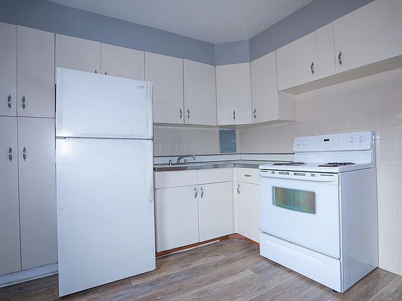 2nd image of 2117 W Farragut Ave #1325