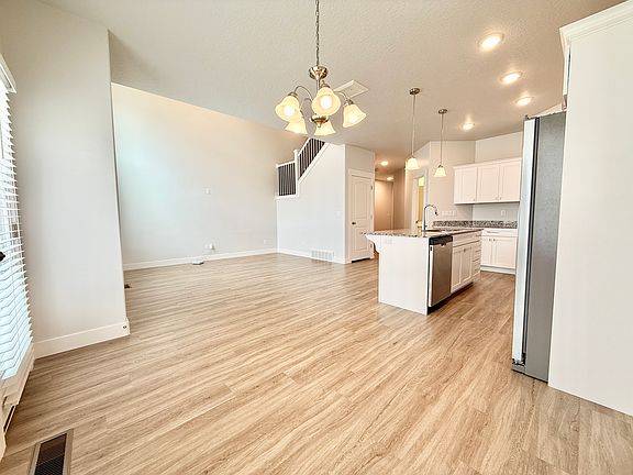 4th image of 2843 N Blue Dawn Ln