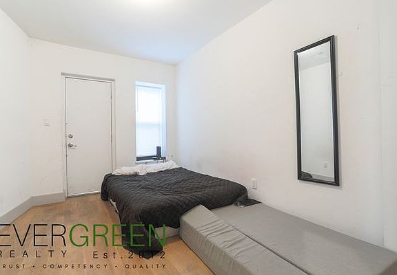 3rd image of 183 Hart St #1D