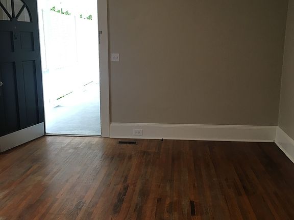 4th image of 10 Cromwell Ave #B