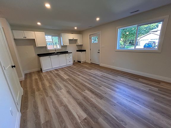 5th image of 3501 Dandurand Ave #2