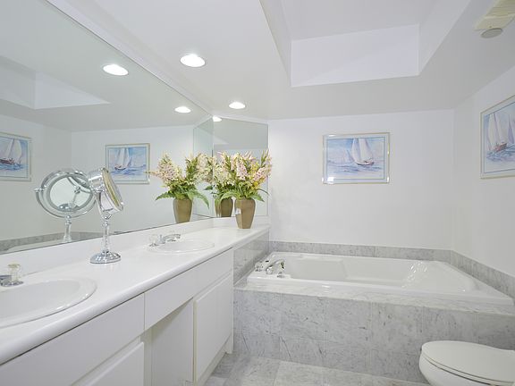 3rd image of 16445 Collins Ave APT 622