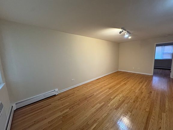 5th image of 4056 N California Ave #2