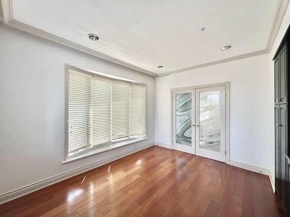 6 bedroom rental in Vancouver — photo 3