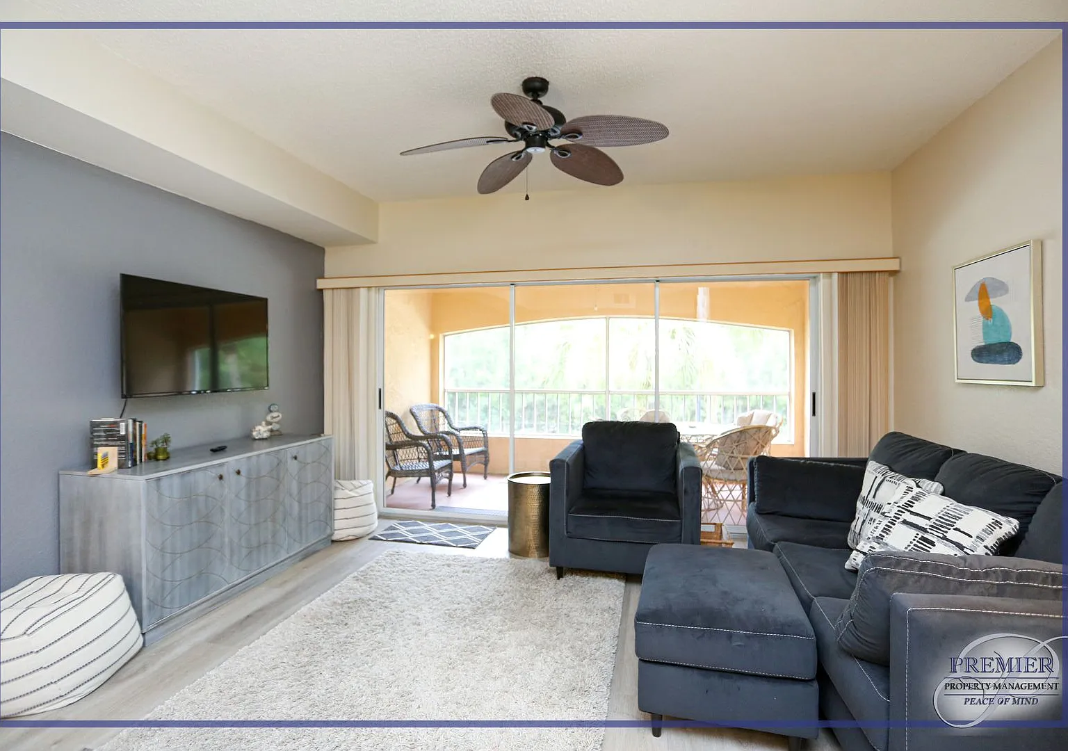 1044 Woodshire Ln — Photo 1