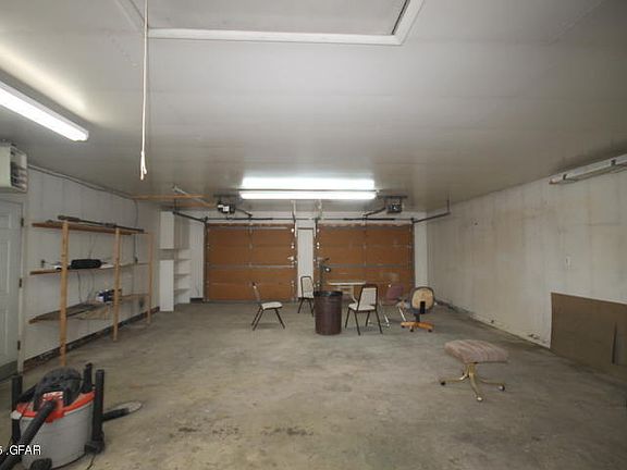 3rd image of 2500 17th St S