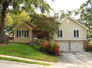 2100 SW Brookshire Dr, Blue Springs, MO 64015