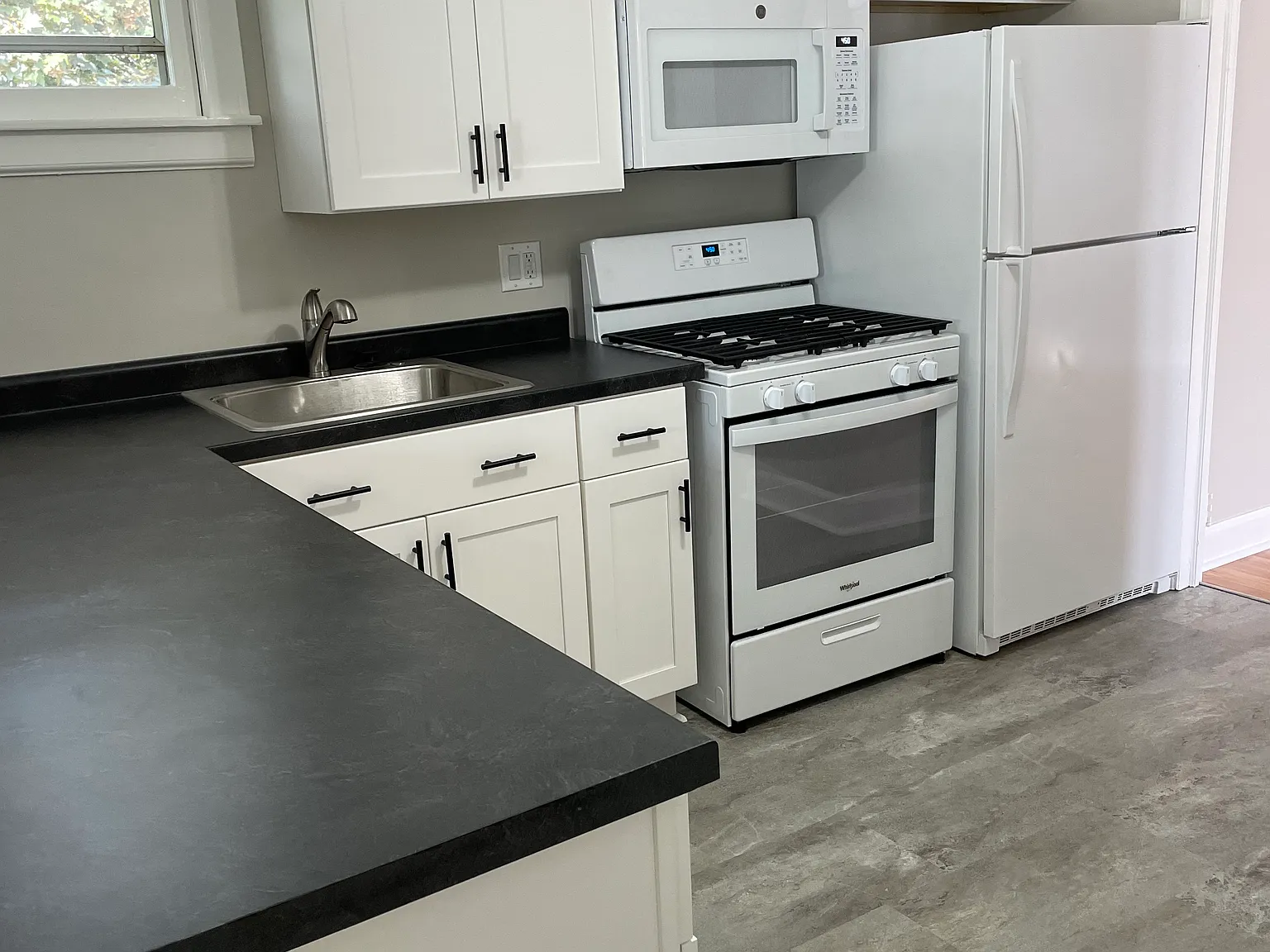 2 bed, 900 sqft, $1,200 — Photo 4