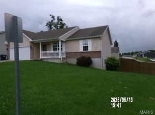 352 Cart Path Ln, Saint Clair, MO 63077