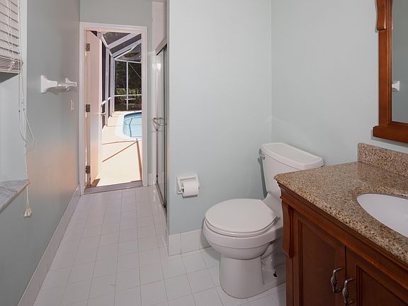 5th image of 10303 NW 54th Place
