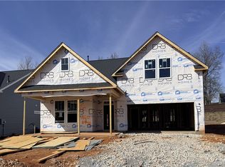 440 Briggs Dr, Easley, SC 29642