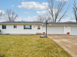 1932 Carnelian Ln, Eagan, MN 55122