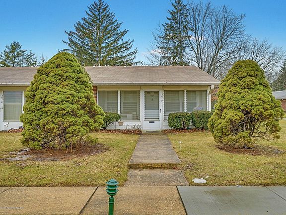 4th image of 307 Malvern Court #F