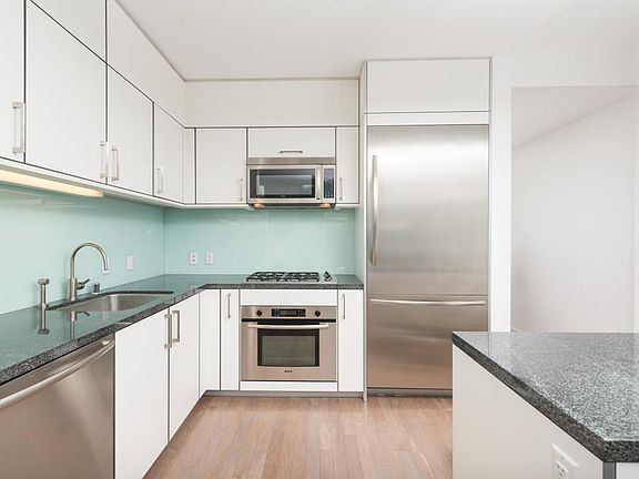 5th image of 333 Main St Unit 7E