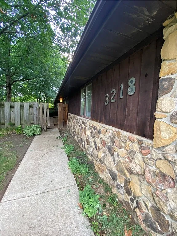 3218 Melanie Dr photo 1