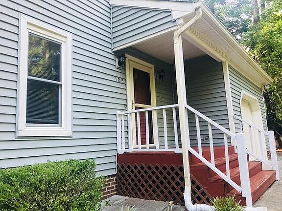 3rd image of 105 Hampton Ct