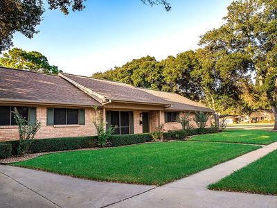1006 Empire St, El Campo, TX, 77437